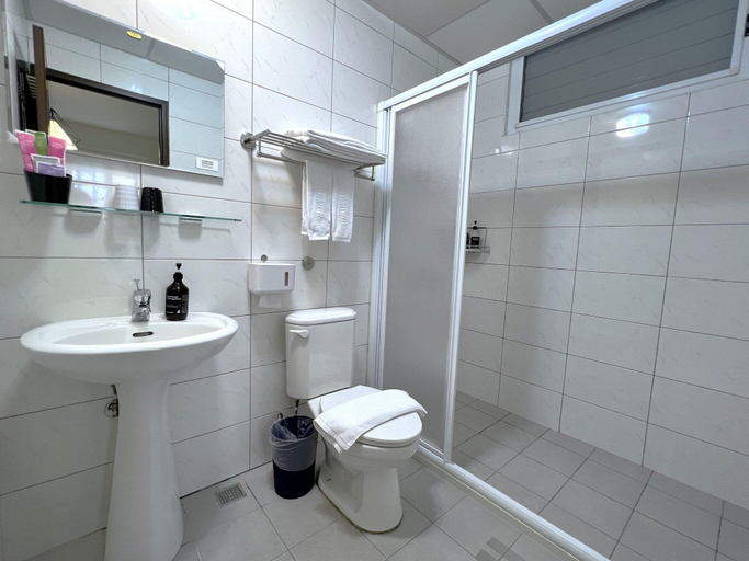 Bathroom 4, Meant to Be, Chiayi City