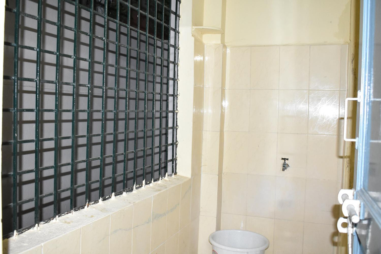 Bathroom 17