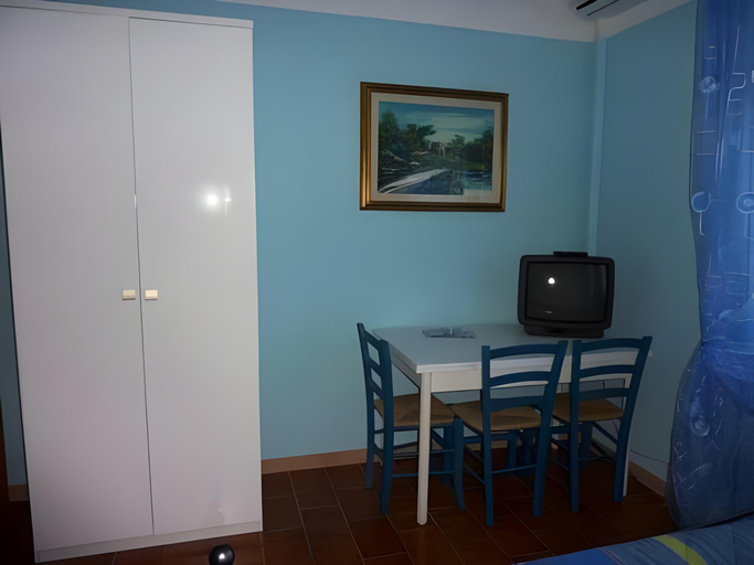 Others 4, B&B SoleLuna, Pisa