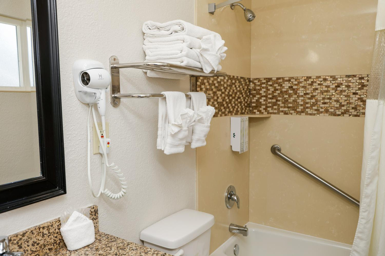 Bathroom 16