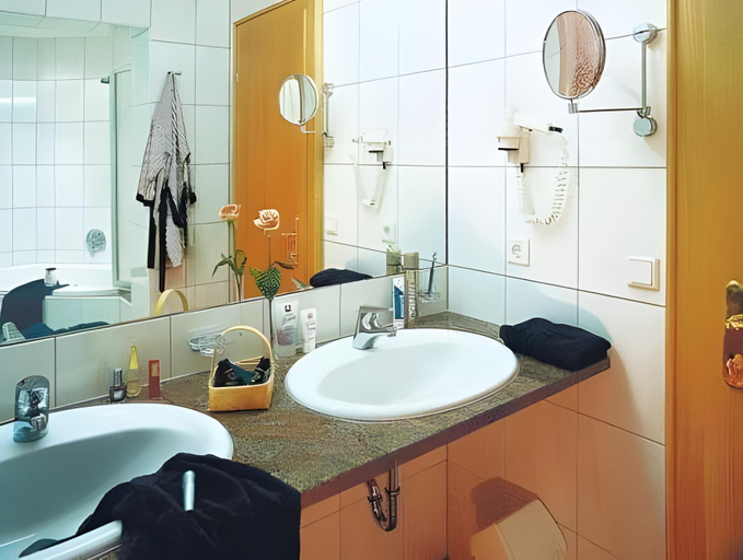 Bathroom 5, Hotel Tirol, Landeck