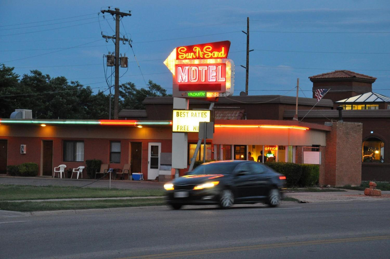Others 4, Sun -N- Sand Motel, Kane