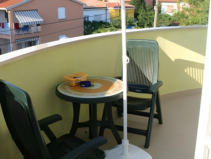 Others 5, Villa Victory, Umag