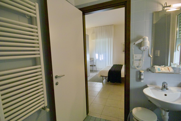 Bathroom 11