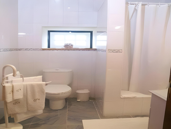 Bathroom 5, Casa de Santa Ana da Beira, Seia