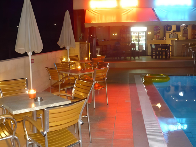 Food & Drinks 4, Newcastle Studios, Crete