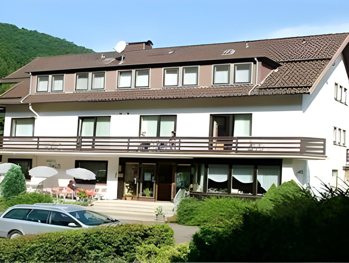 Exterior view 3, Haus Iris, Regen