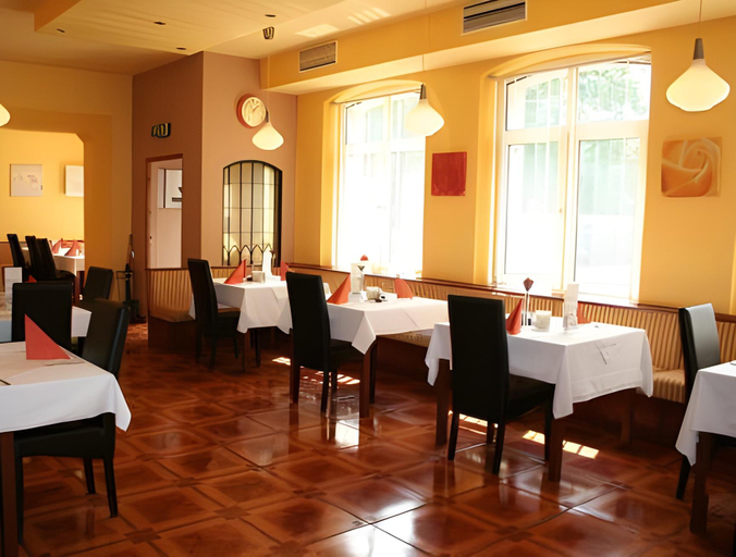 Food & Drinks 5, Turm Inn 24H Self Check In By H&H Hotels, Linz