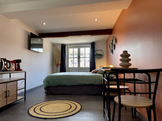 Others 2, Rooftop N°38 - Rooms et Studios - Vue Cite Medievale, Aude