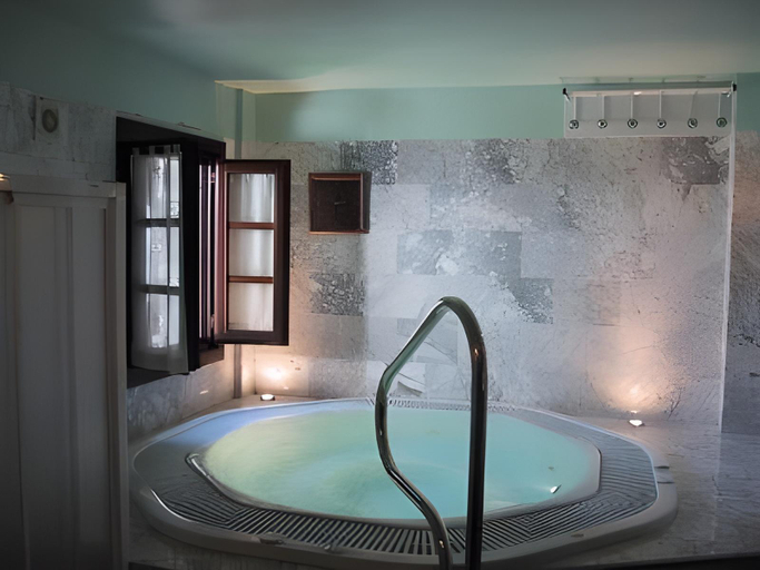Bathroom 4, Hotel SPA Atxaspi, Navarra