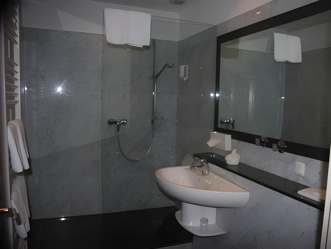 Bathroom 3, Sengelmannshof, Essen