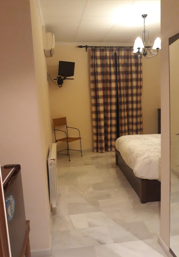 Others 2, Hostal Artiga, Albacete