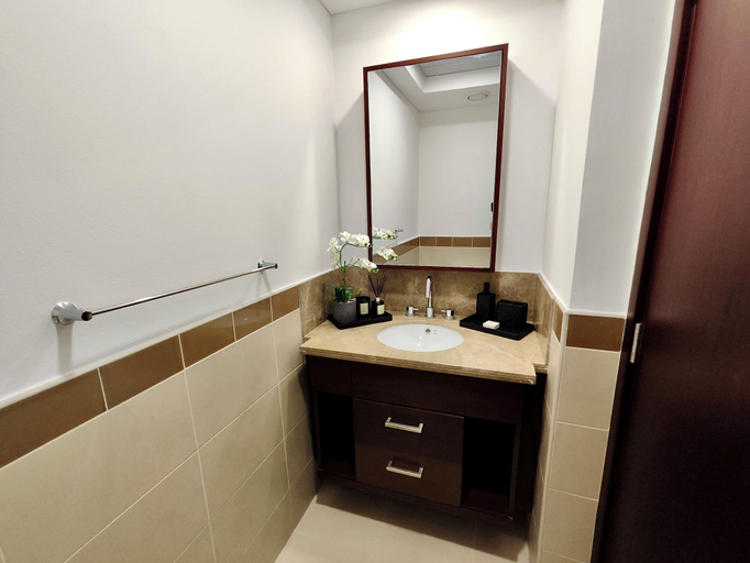 Bathroom 3, Lux BnB I 29 BLVD Burj & Fountain Views, Dubai