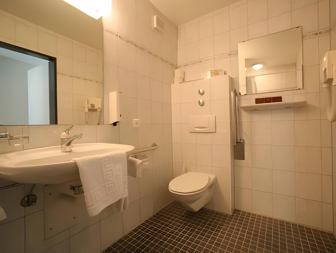 Bathroom 3, Hotel Höfli, Uri