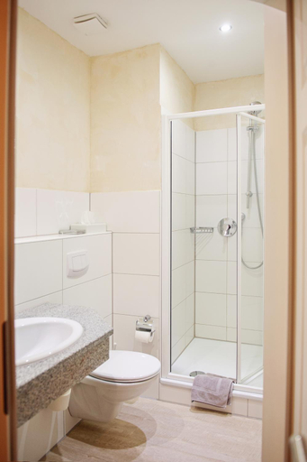 Bathroom 3, Landhaus Eden 3 Sterne Superior, Heidekreis