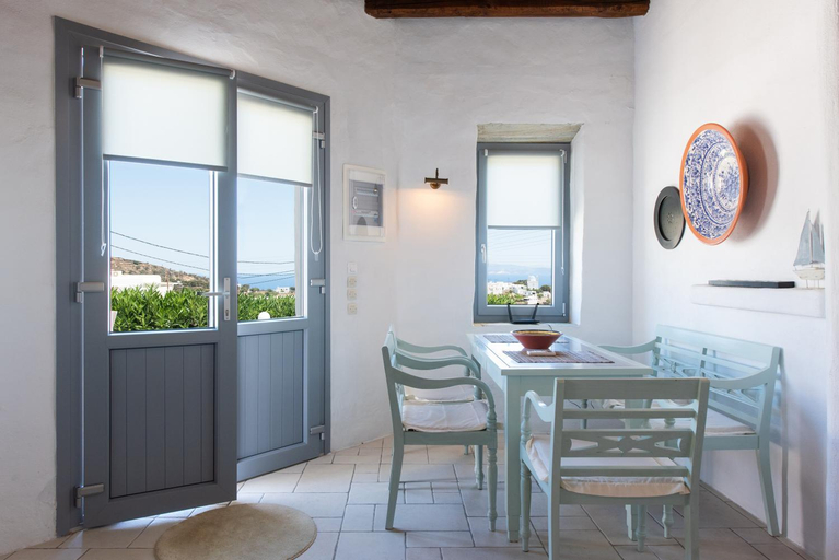 Facilities 2, Dora's traditional houses, South Aegean