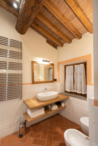 Bathroom 13