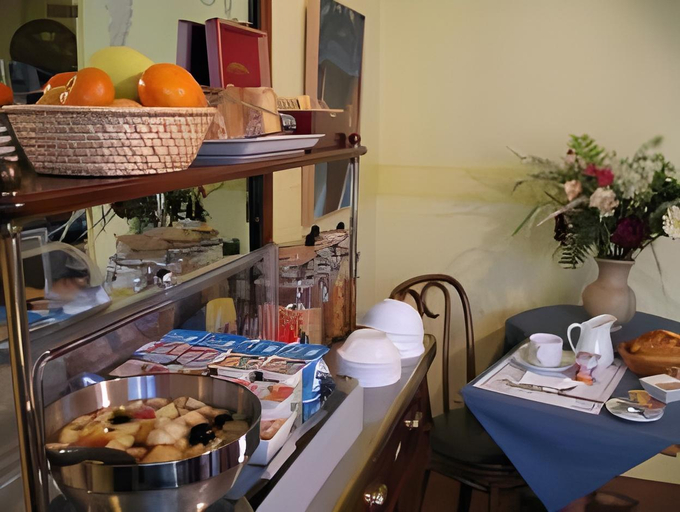 Food & Drinks 5, Hotel De Caen, Calvados