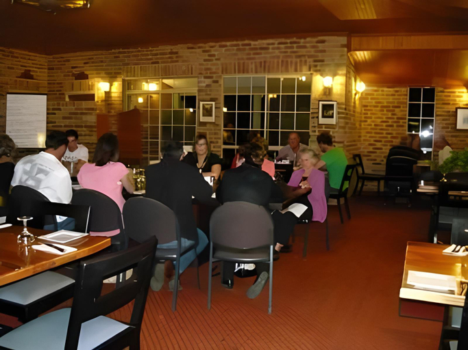 Food & Drinks 5, Exies Bagtown, Griffith