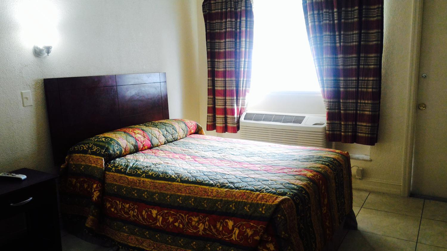 Bedroom 3, Sunset Inn- Fort Pierce, FL, Saint Lucie