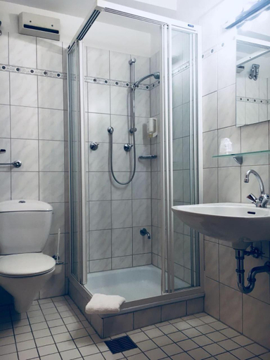 Bathroom, SSC Sport+Seminarcenter Radevormwald, Oberbergischer Kreis