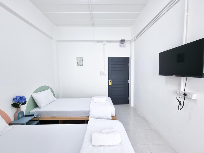 Bedroom 12