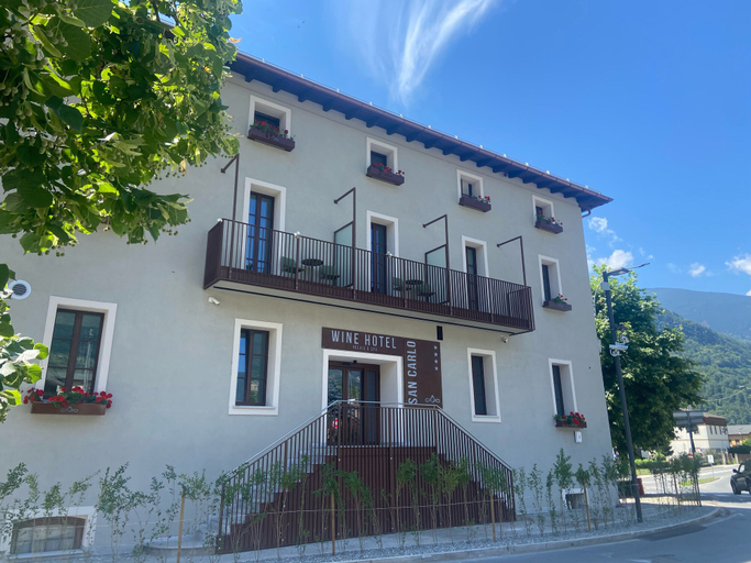 Exterior & Views 2, Wine Hotel San Carlo - Relais & SPA, Sondrio