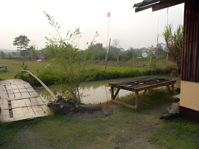 Others 5, Rainbow House, Pai