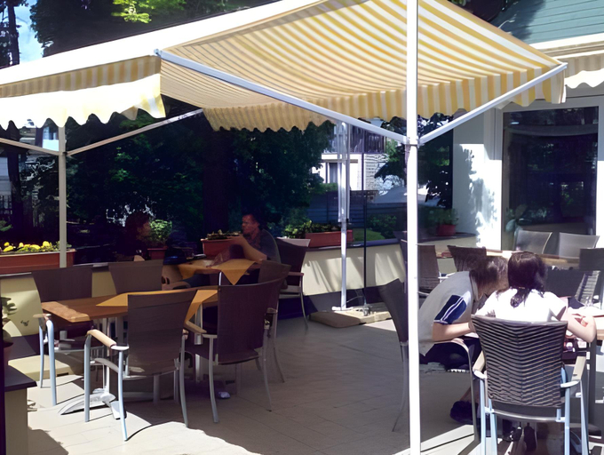 Food & Drinks 5, Hotel Svornost, Praha 14
