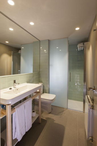 Bathroom 4, Hotel Vall de Nuria, Girona
