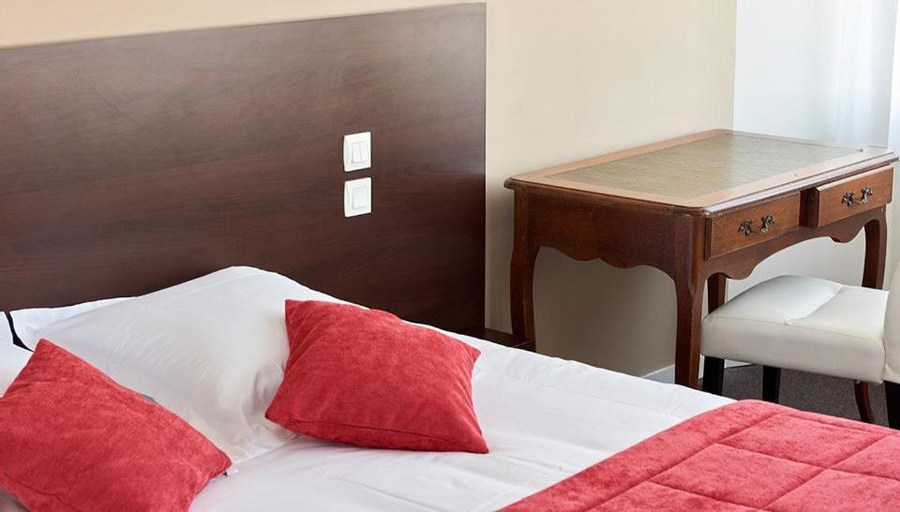 Logis Hotel Le Grand Cerf, Mayenne
