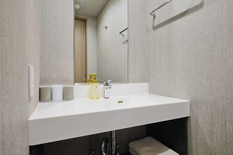Bathroom 17