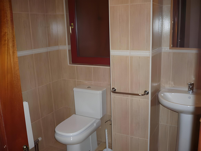 Bathroom 4, Abba Comillas Apartments , Cantabria