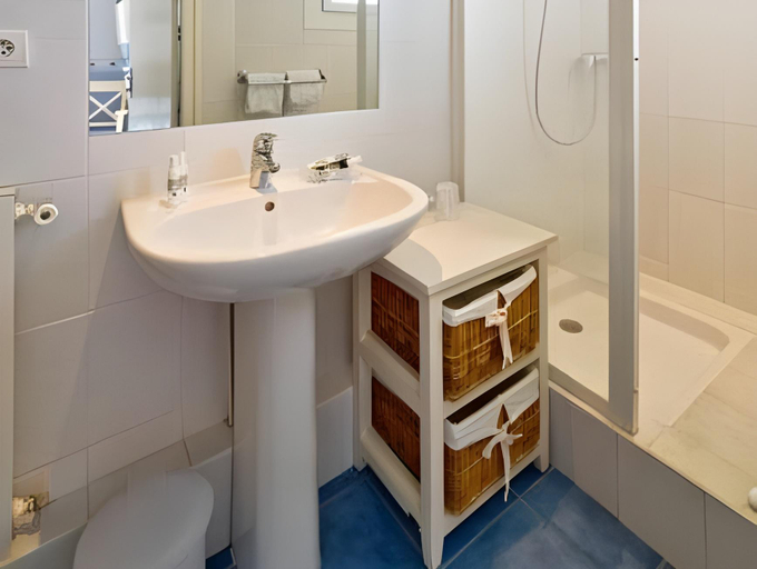 Bathroom 4, Family Golf Hotel, Charente-Maritime