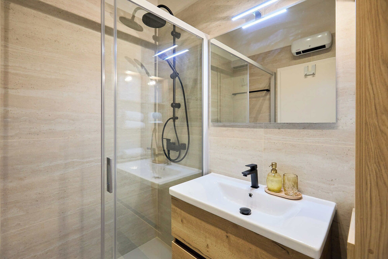 Bathroom 4, Hedera Estate, Hedera A37, Dubrovnik