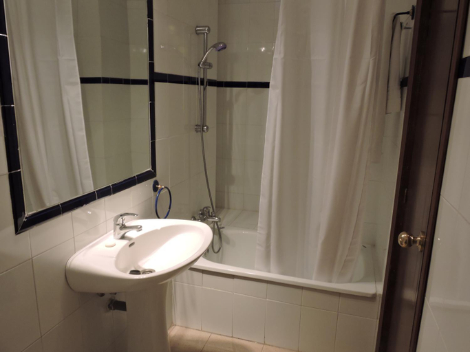 Bathroom 5, Hotel La Fonda del Califa, Cádiz