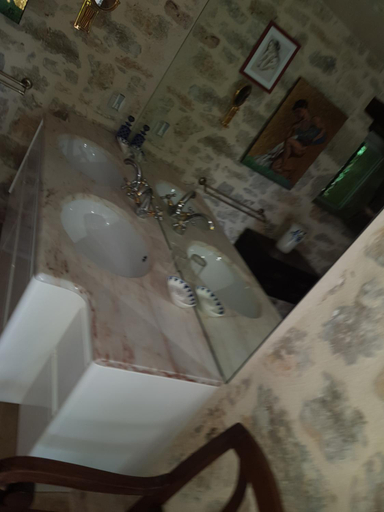 Bathroom 4, Moulin du soustre, Lot