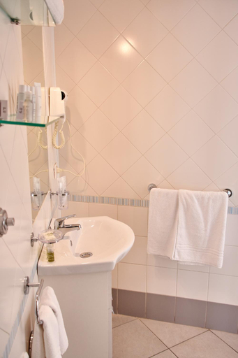 Bathroom 4, Hotel Villa Margherita, Napoli