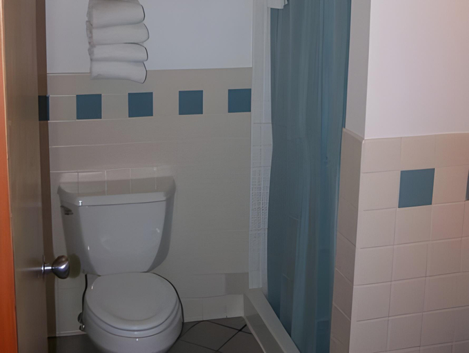 Bathroom 3, Sea Drift Motel, York