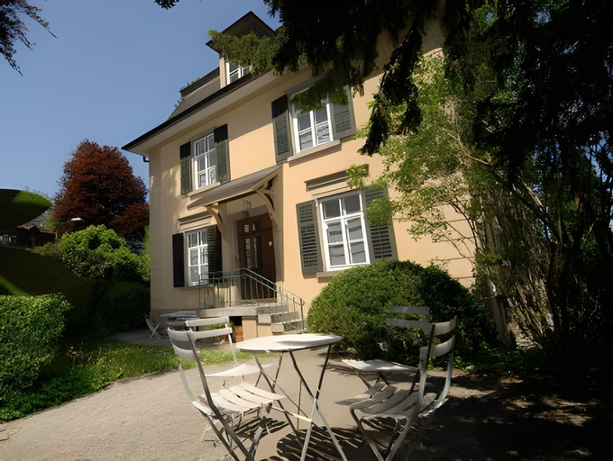 The Bed and Breakfast, Luzern