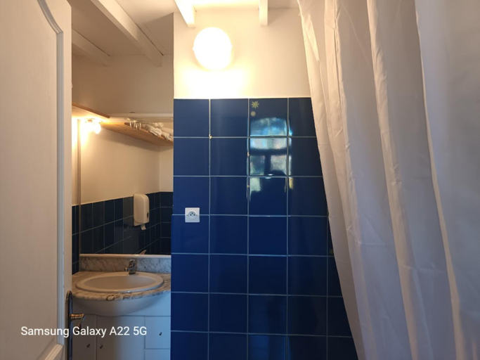 Bathroom 4, Mas San Salvador, Pyrénées-Orientales