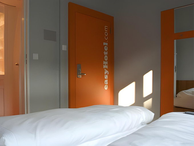Others 3, easyHotel Basel, Basel