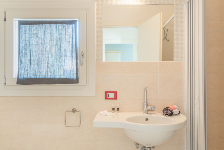 Bathroom 3, Baia Bianca Apartments Sardinia, Olbia-Tempio