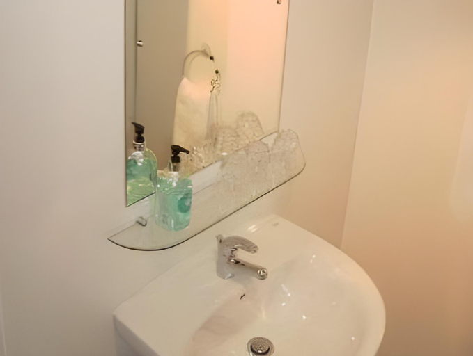 Bathroom 3, The Ben Doran Guest House, Edinburgh