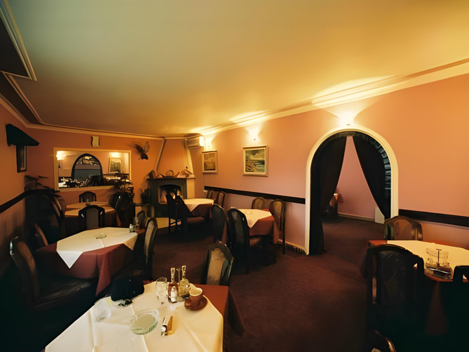 Food & Drinks 5, Hotel Evropa
