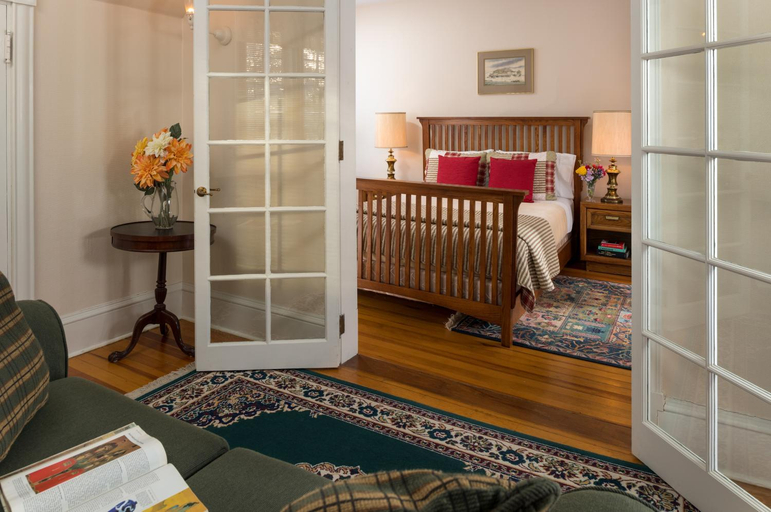Bedroom, Idlwilde Inn, Schuyler