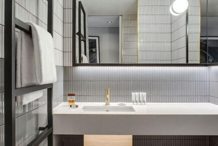 Bathroom 16