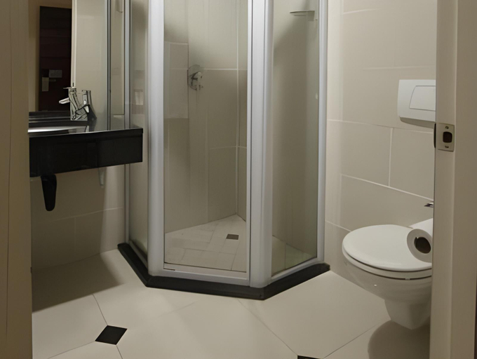 Bathroom 4, Regal Inn Ballito, iLembe