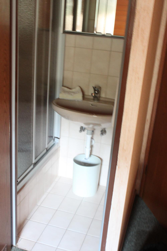 Bathroom 7