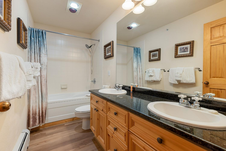 Bathroom 5, 2674 Tenderfoot Lodge Condo, Summit